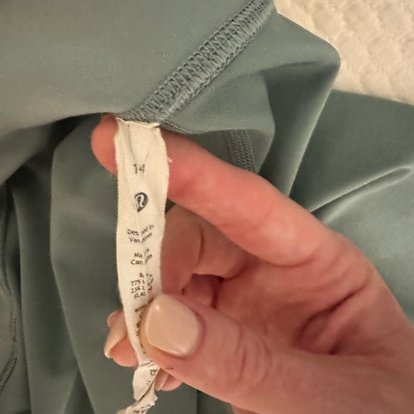 GUC lululemon Wunder Train HR Crop 23" size 14 - Picture 4 of 5